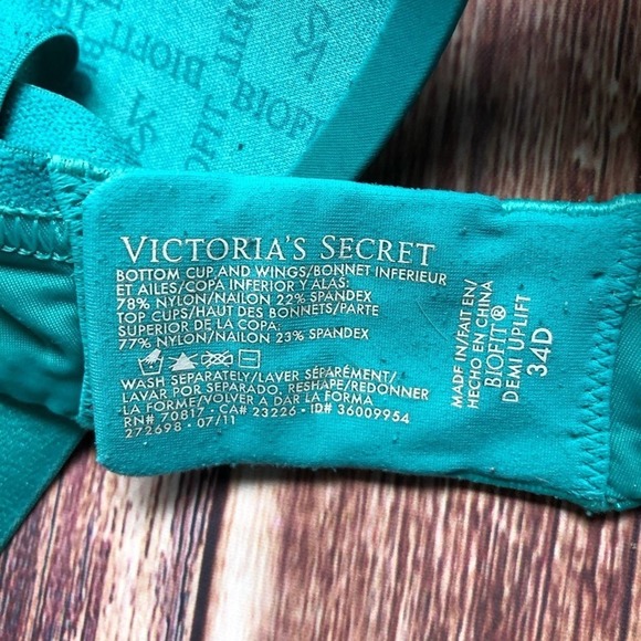 Victoria Secret Demi Bra - Picture 4 of 4